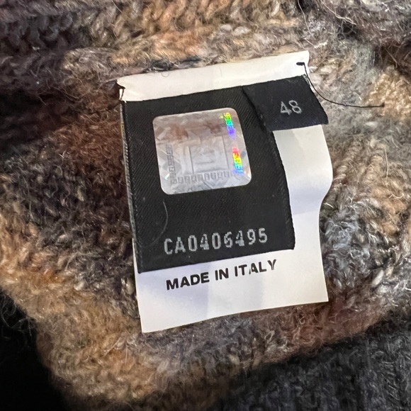 FENDI Men’s Wool Sweater with Button Collar - Picture 5 of 8